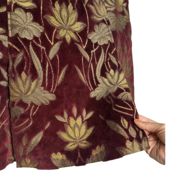 Dolce & Gabbana Vintage Velvet Ittierre Textured Burgundy & Gold Skirt Size US 6 - Picture 6 of 16